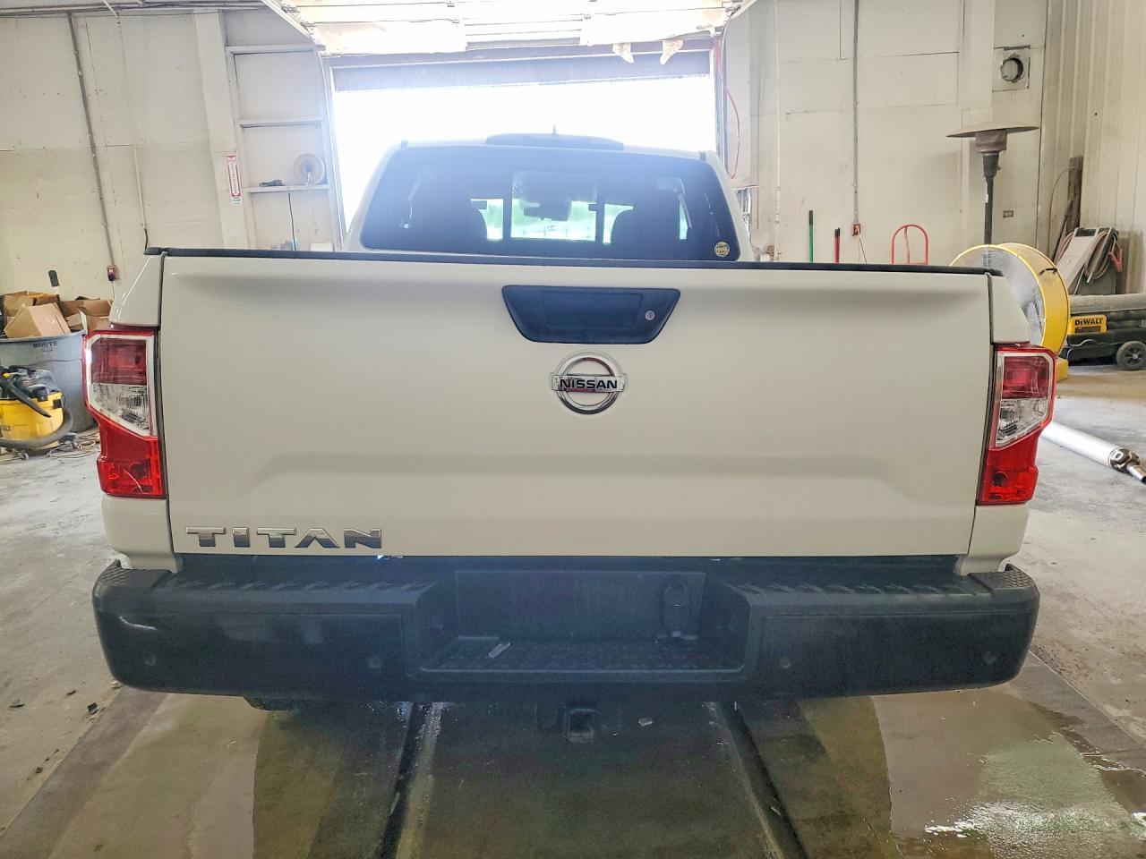 2022 Nissan Titan S - Image 6