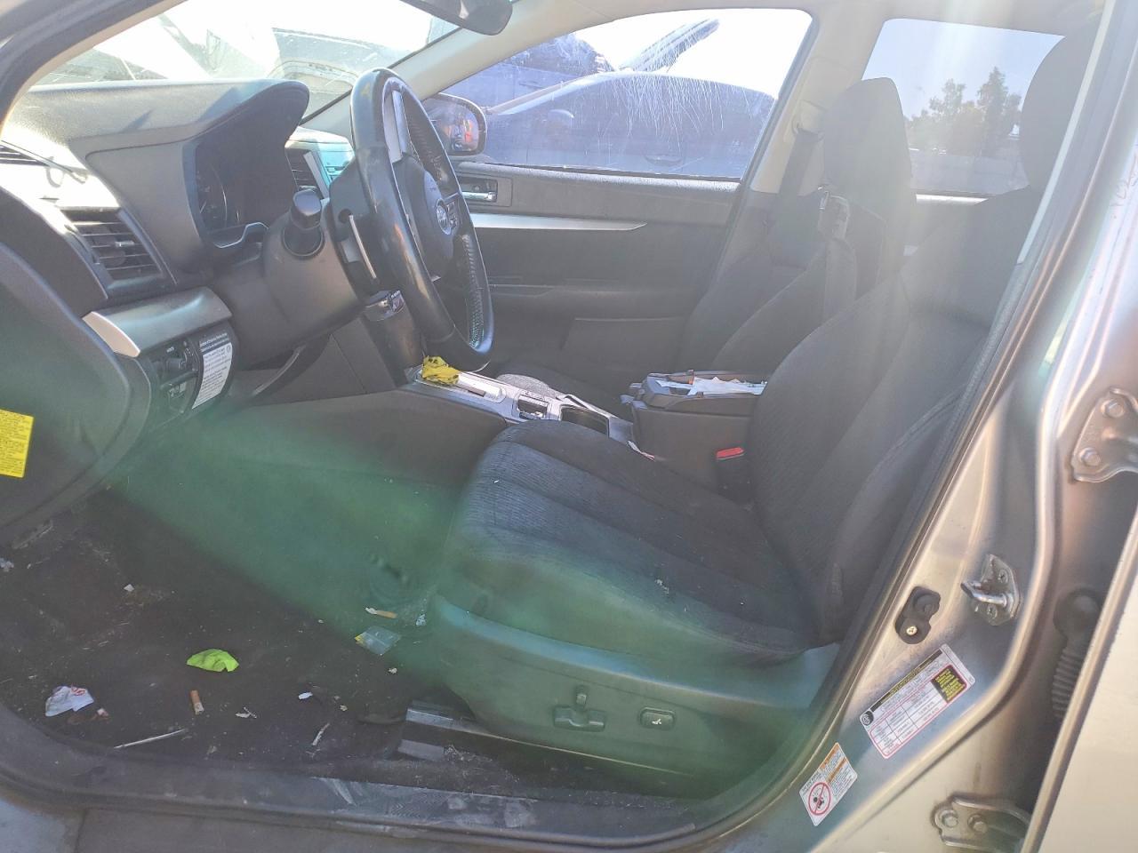 2010 Subaru Outback 2.5I Premium - Фото 7