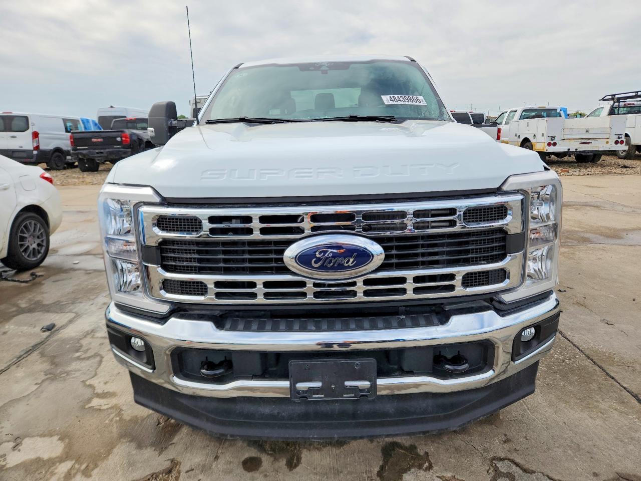 2025 Ford F250 Super Duty - Image 5