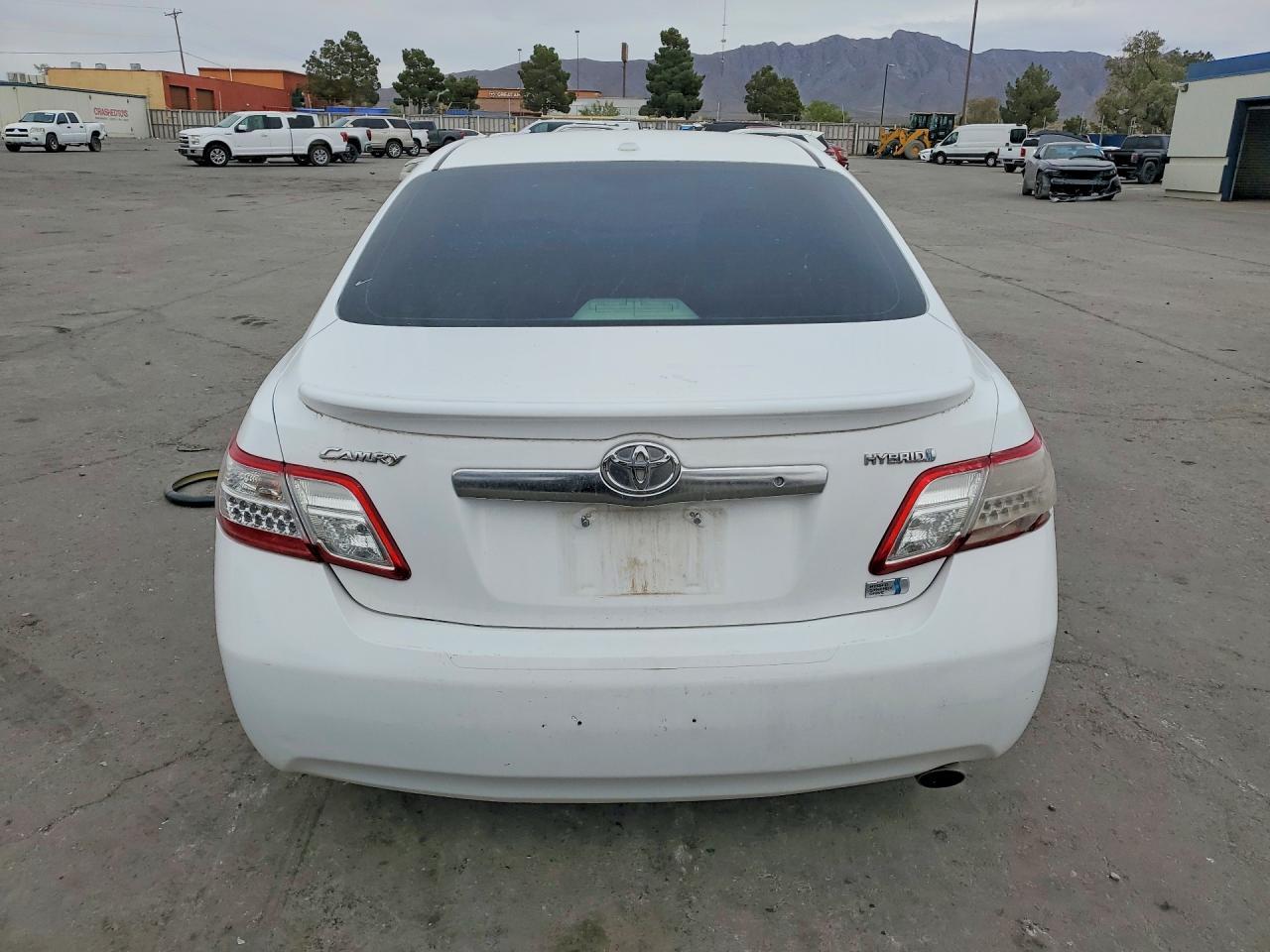 2011 Toyota Camry Hybrid Base - Фото 6