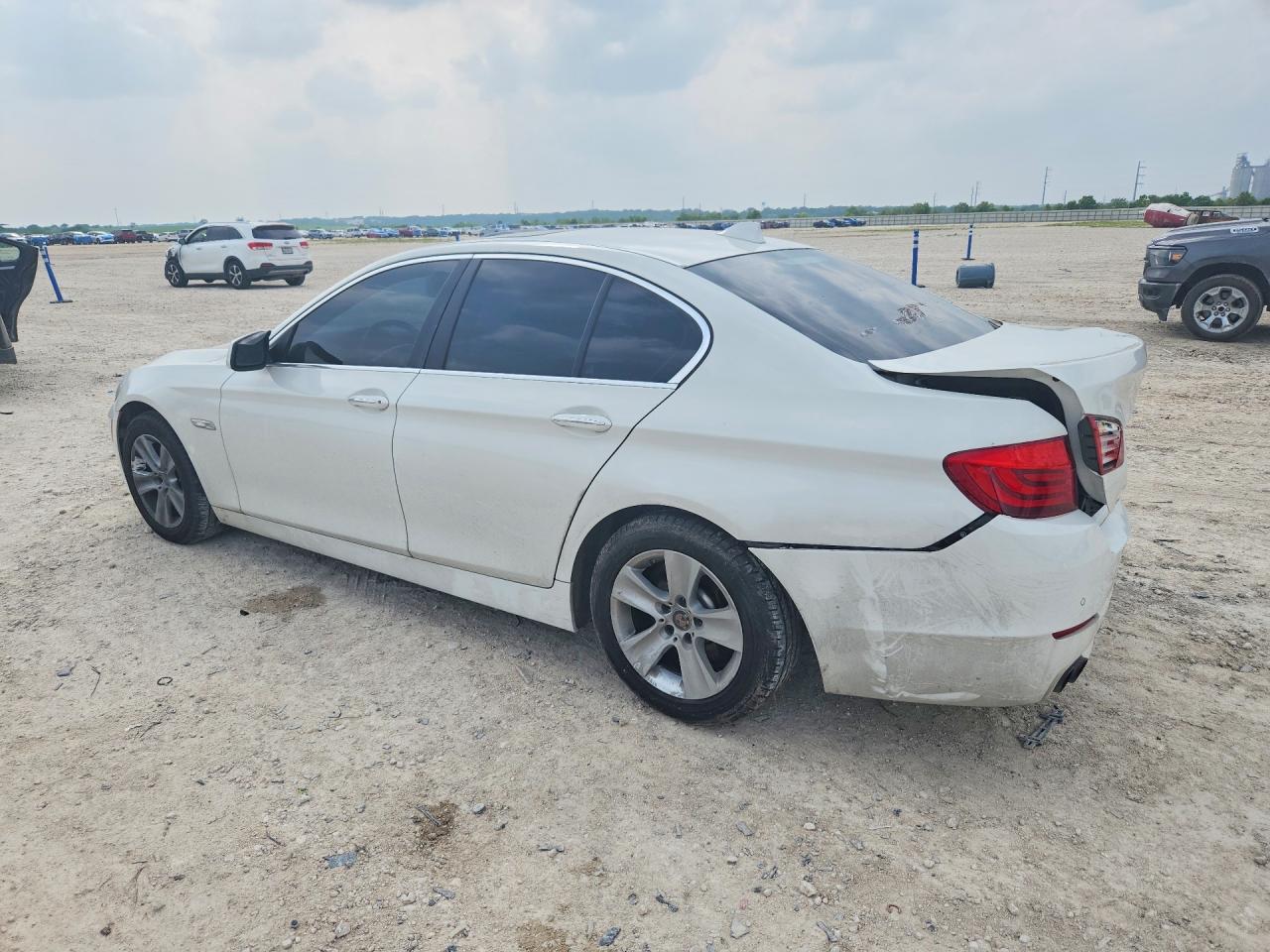 2011 BMW 528 I - Фото 2