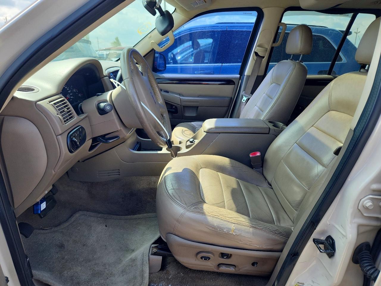 2005 Ford Explorer Limited - Image 7