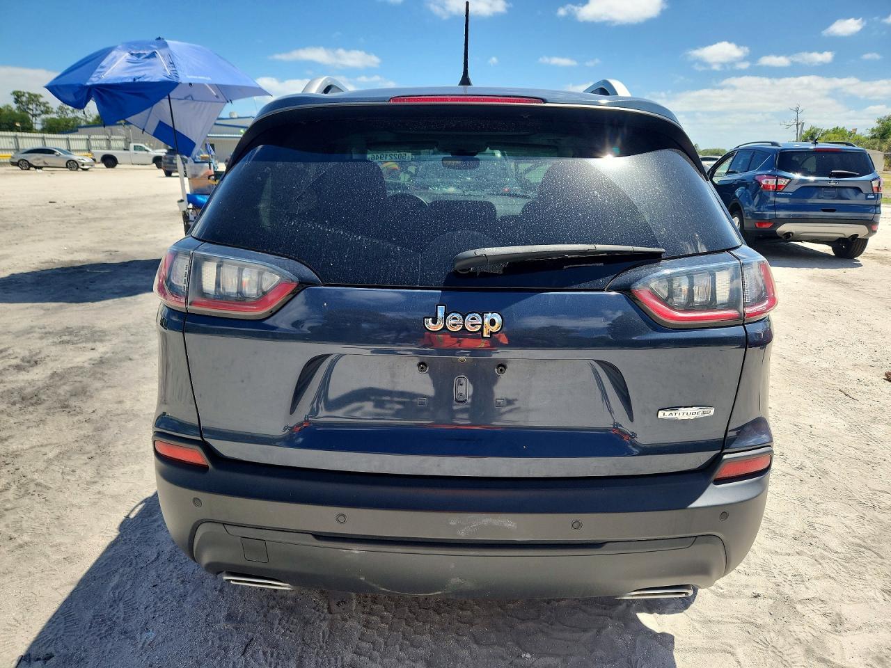 2021 Jeep Cherokee Latitude Lux - Image 6