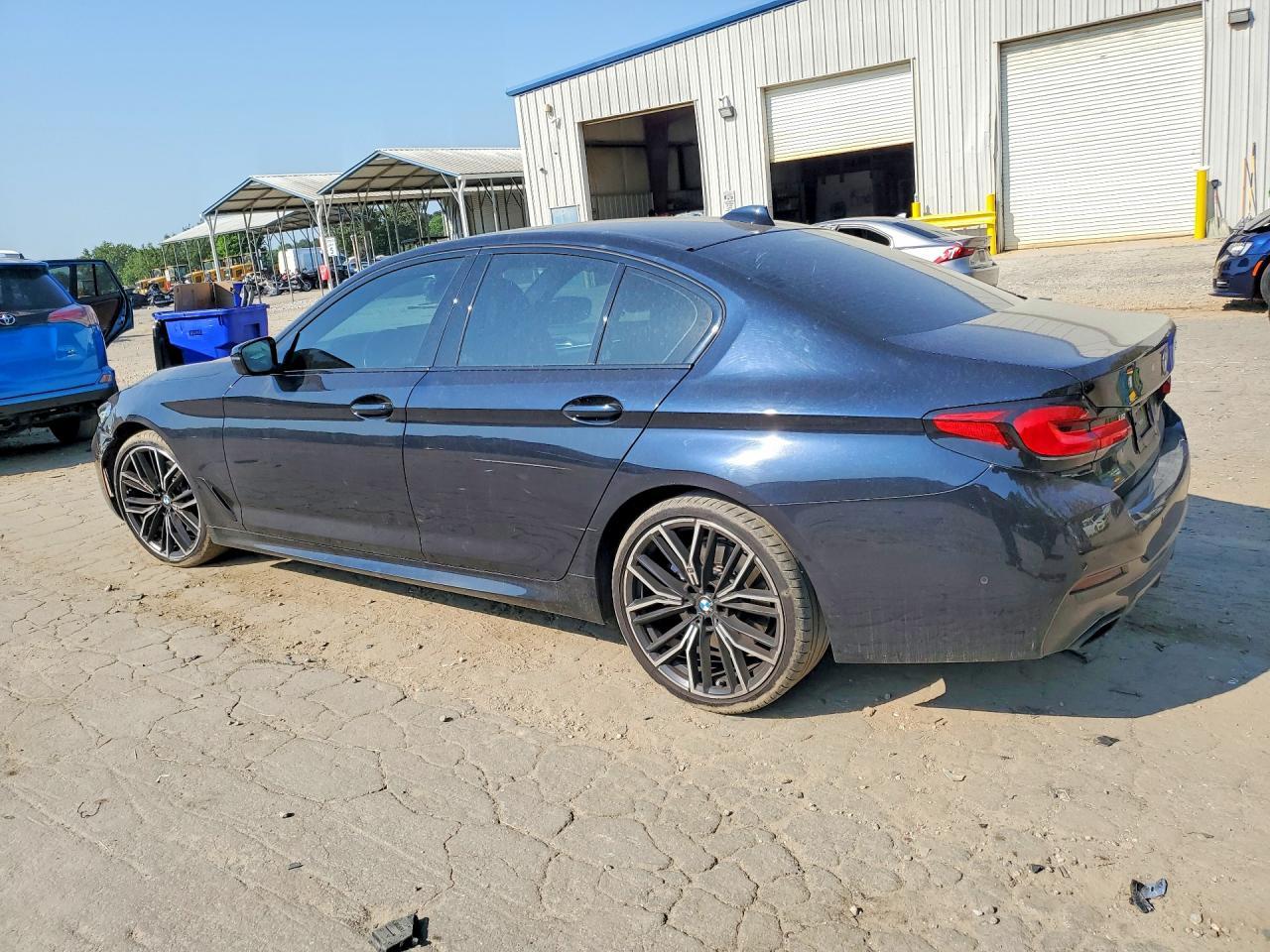 2022 BMW 530 I - Фото 2