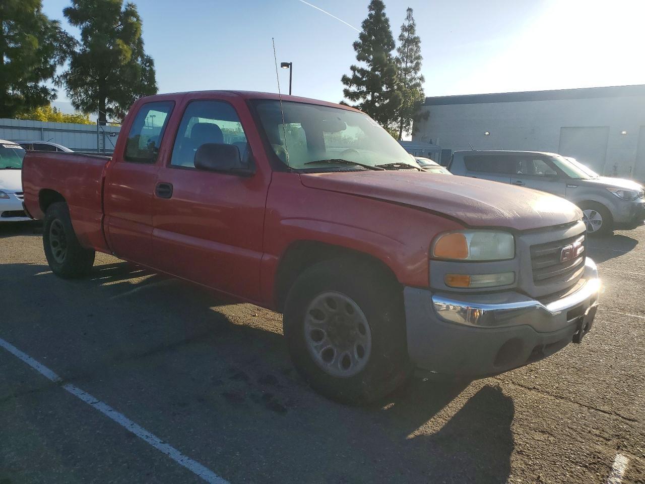 2005 GMC Sierra 1500 - Фото 4