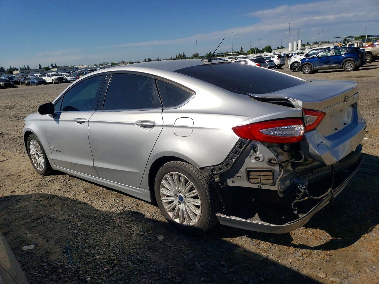 2016 Ford Fusion Se Hybrid - Фото 2