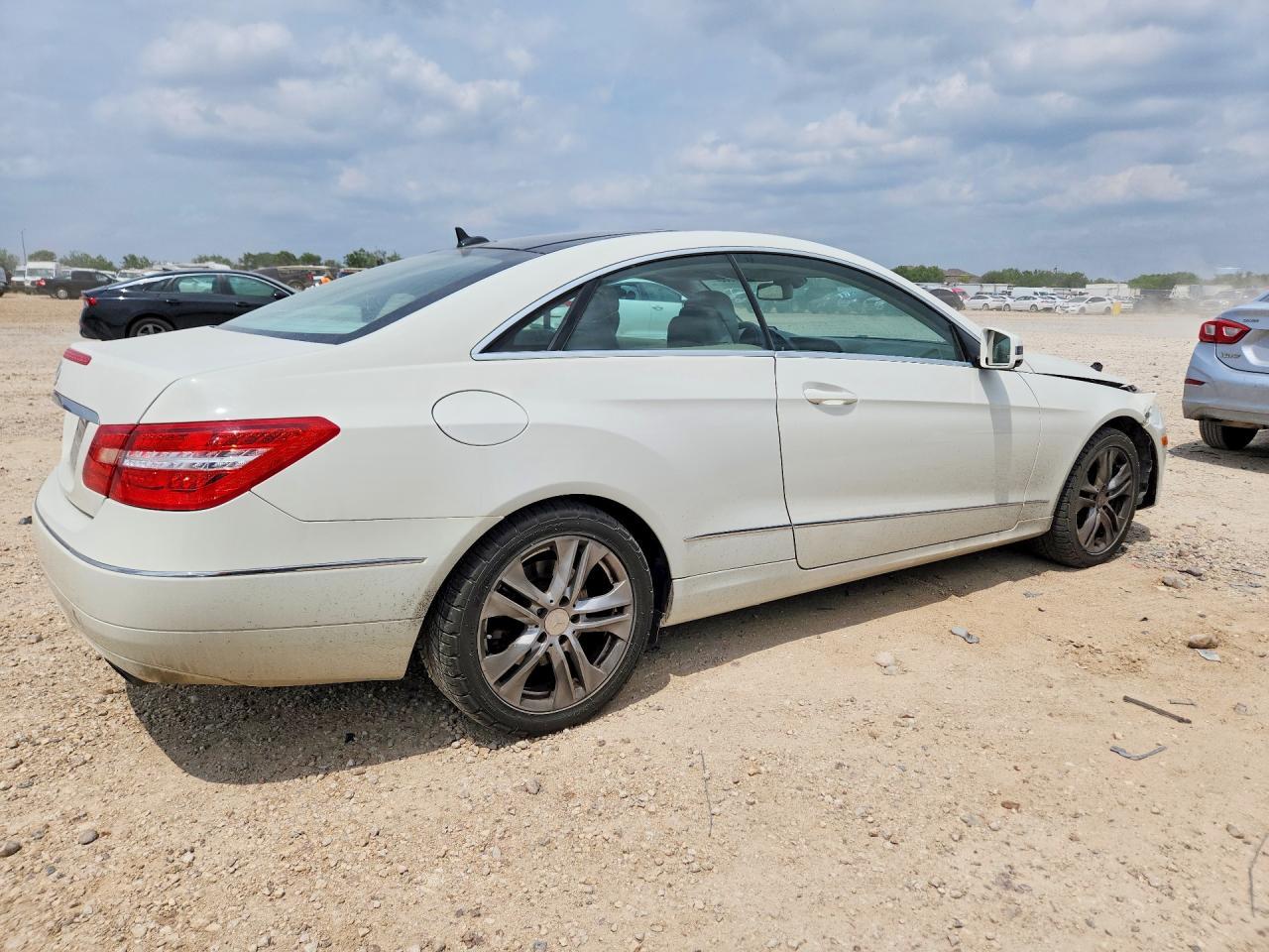 2010 Mercedes-Benz E 350 - Фото 3