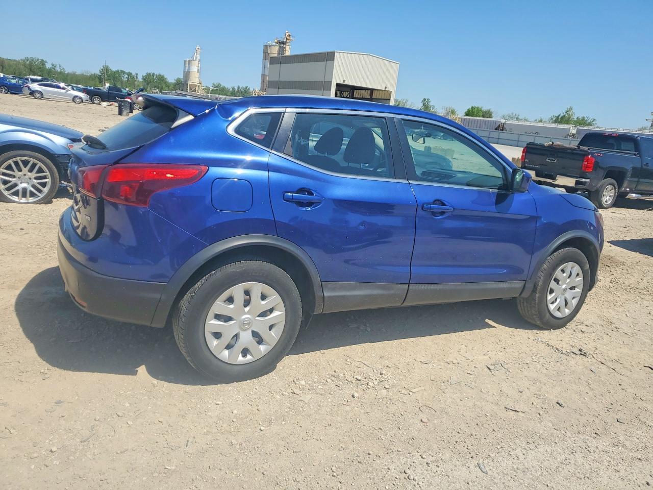 2018 Nissan Rogue Sport S - Image 3
