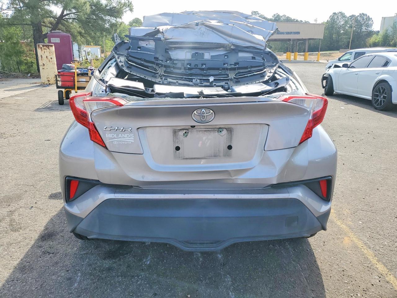 2019 Toyota C-Hr Xle - Image 6