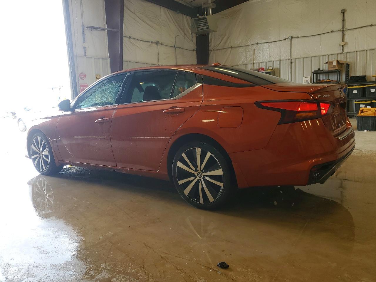 2021 Nissan Altima Sr - Фото 2