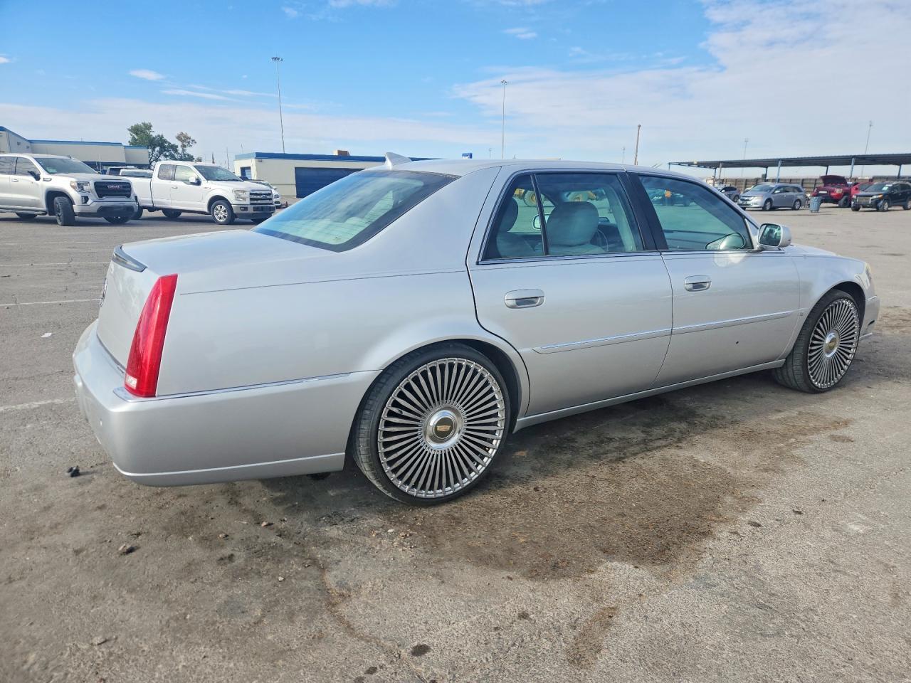 2009 Cadillac Dts - Фото 3