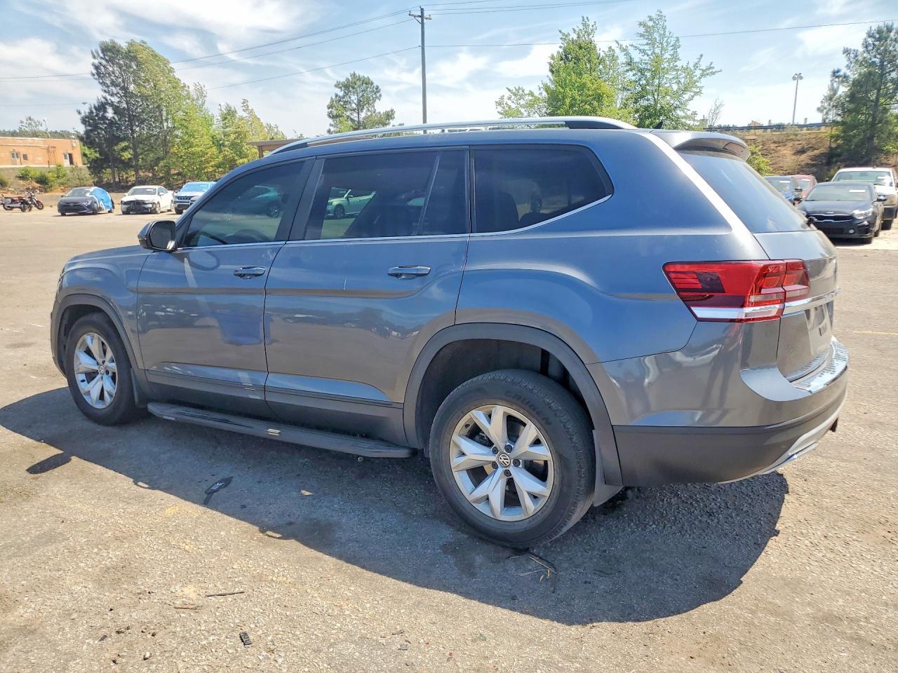 2019 Volkswagen Atlas S - Фото 2