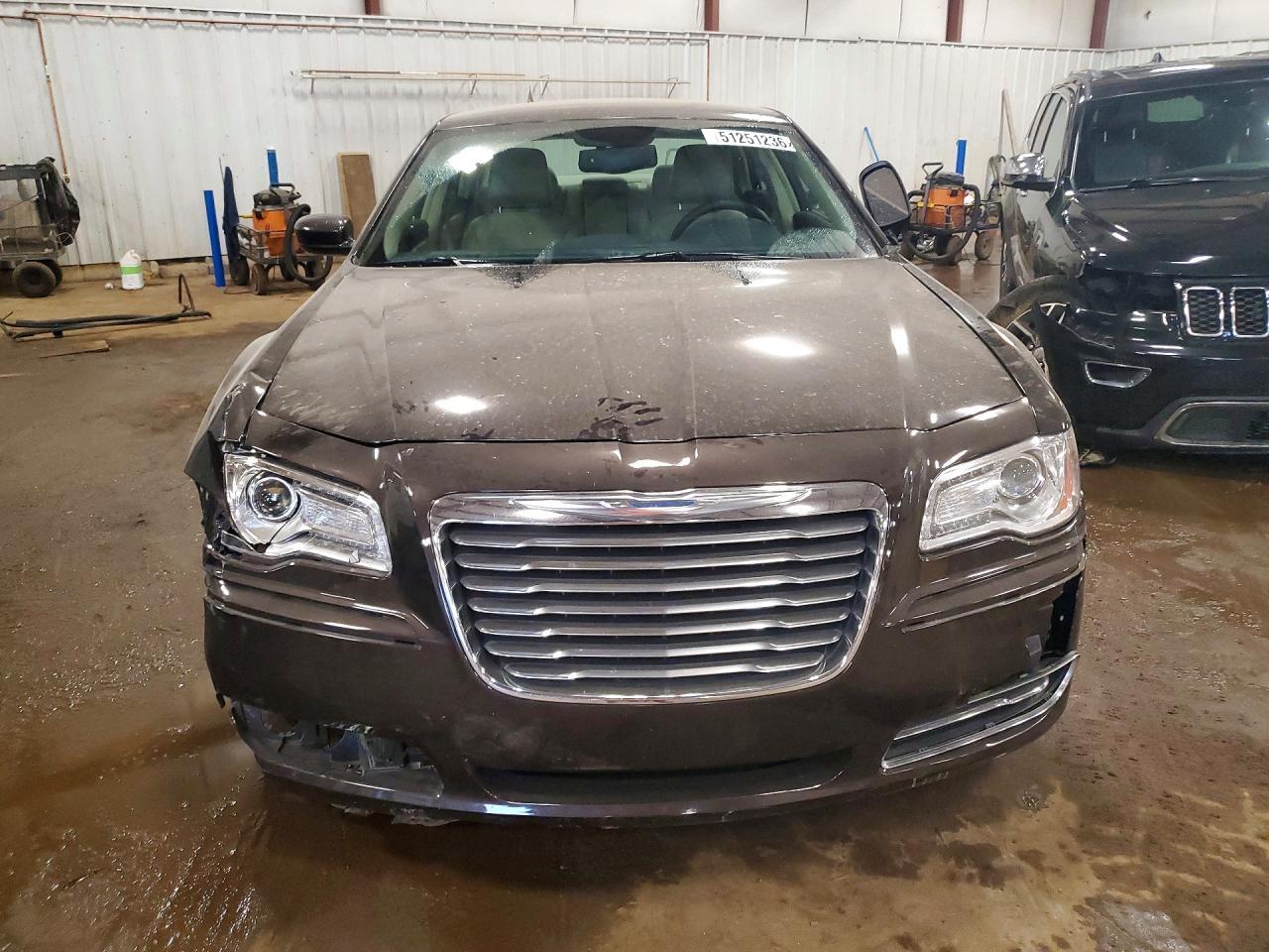 2013 Chrysler 300 - Image 5