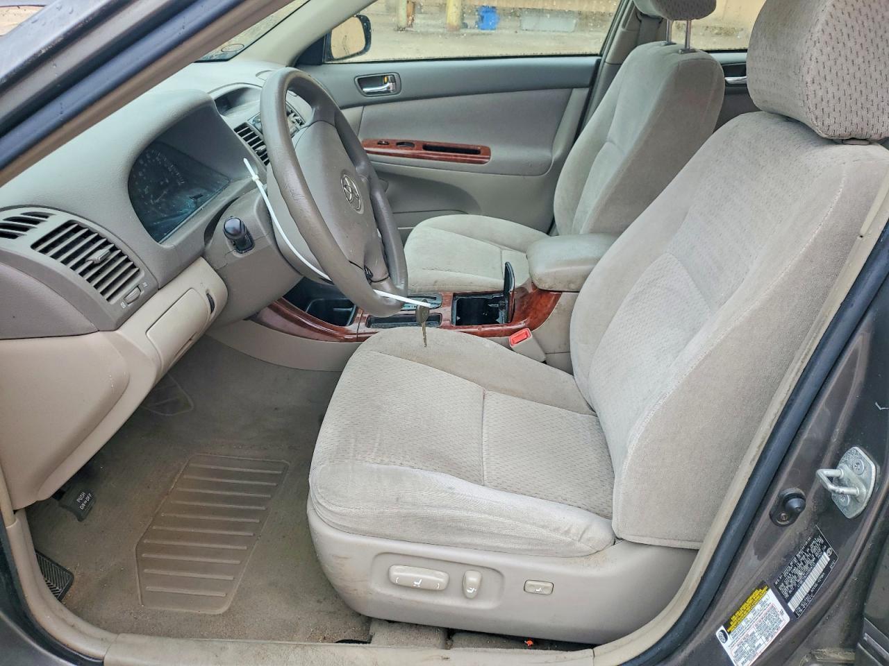 2004 Toyota Camry - Image 7