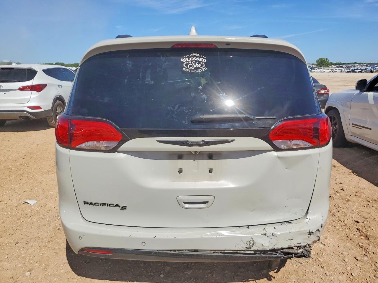 2020 Chrysler Pacifica Touring - Фото 6