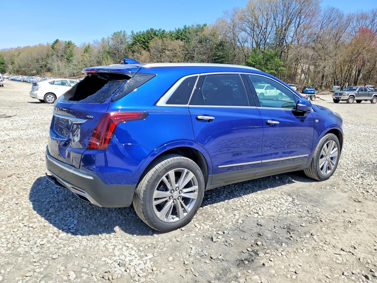 2024 Cadillac Xt5 Premium Luxury - Image 3