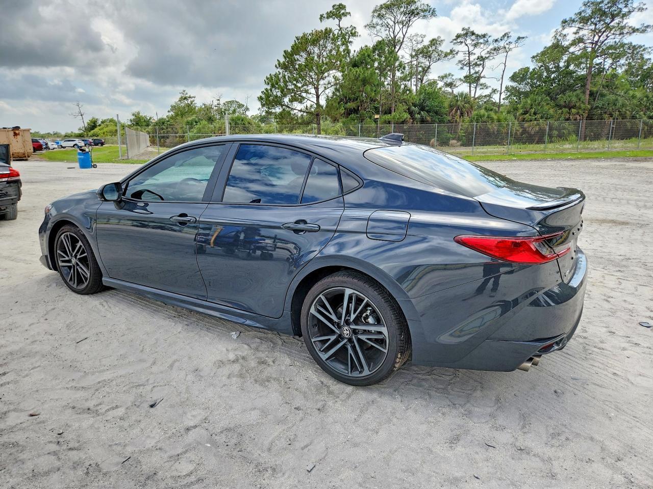 2026 Toyota Camry Xse - Фото 2