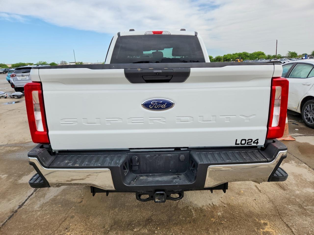 2025 Ford F250 Super Duty - Image 6