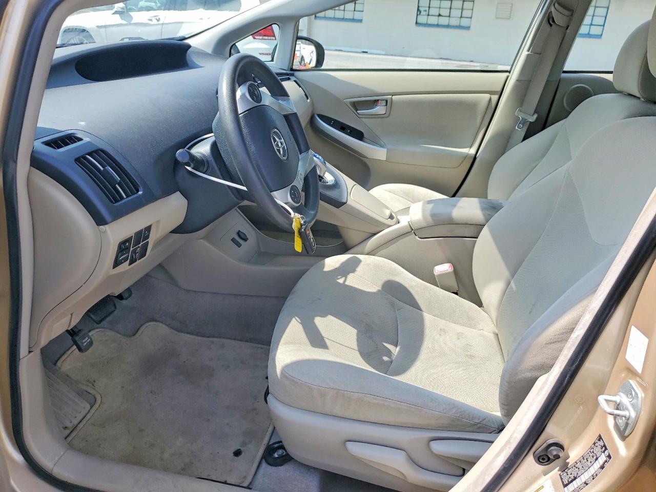 2011 Toyota Prius Three - Фото 7