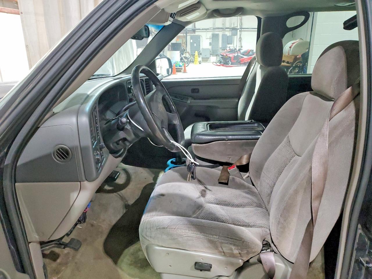 2004 Chevrolet Suburban K1500 - Image 7