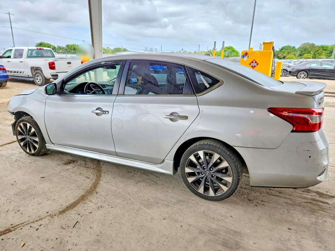 2017 Nissan Sentra Sr - Image 2