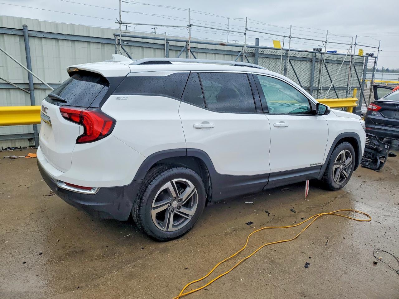 2021 GMC Terrain Slt - Image 3