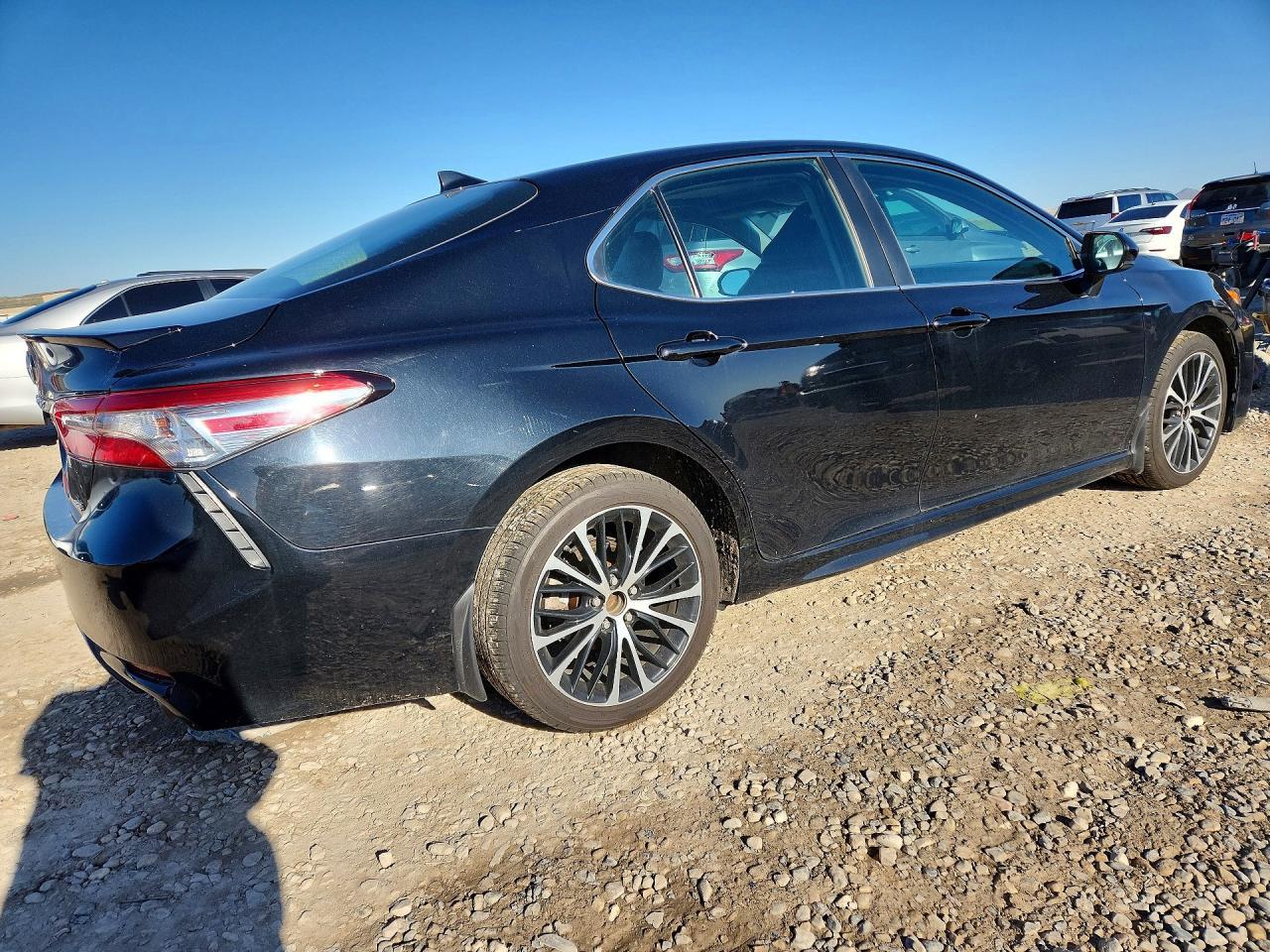2019 Toyota Camry Se - Фото 3