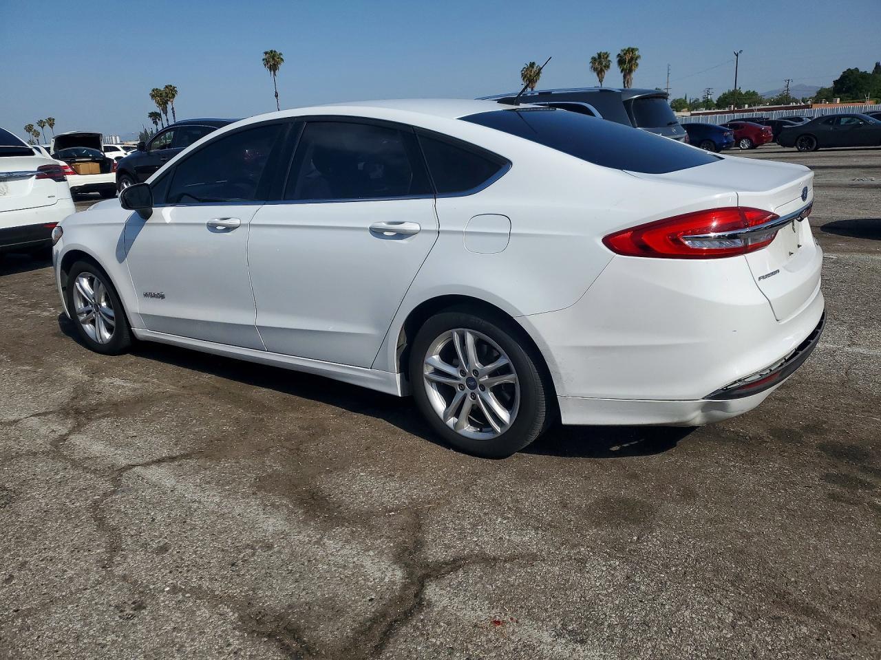 2018 Ford Fusion S Hybrid - Фото 2