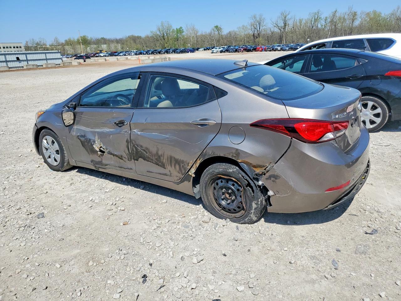 2016 Hyundai Elantra Se - Фото 2