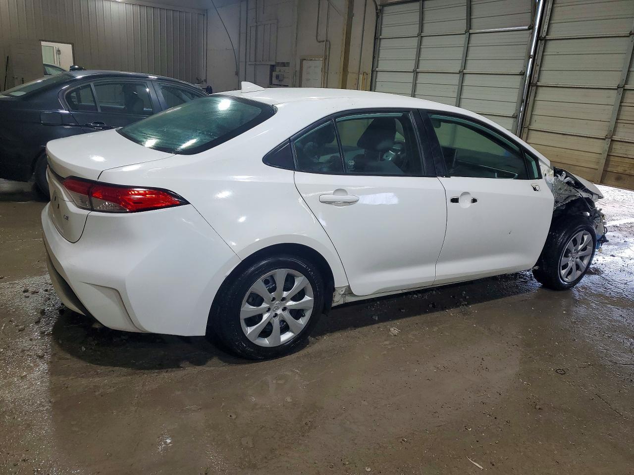 2021 Toyota Corolla Le - Фото 2