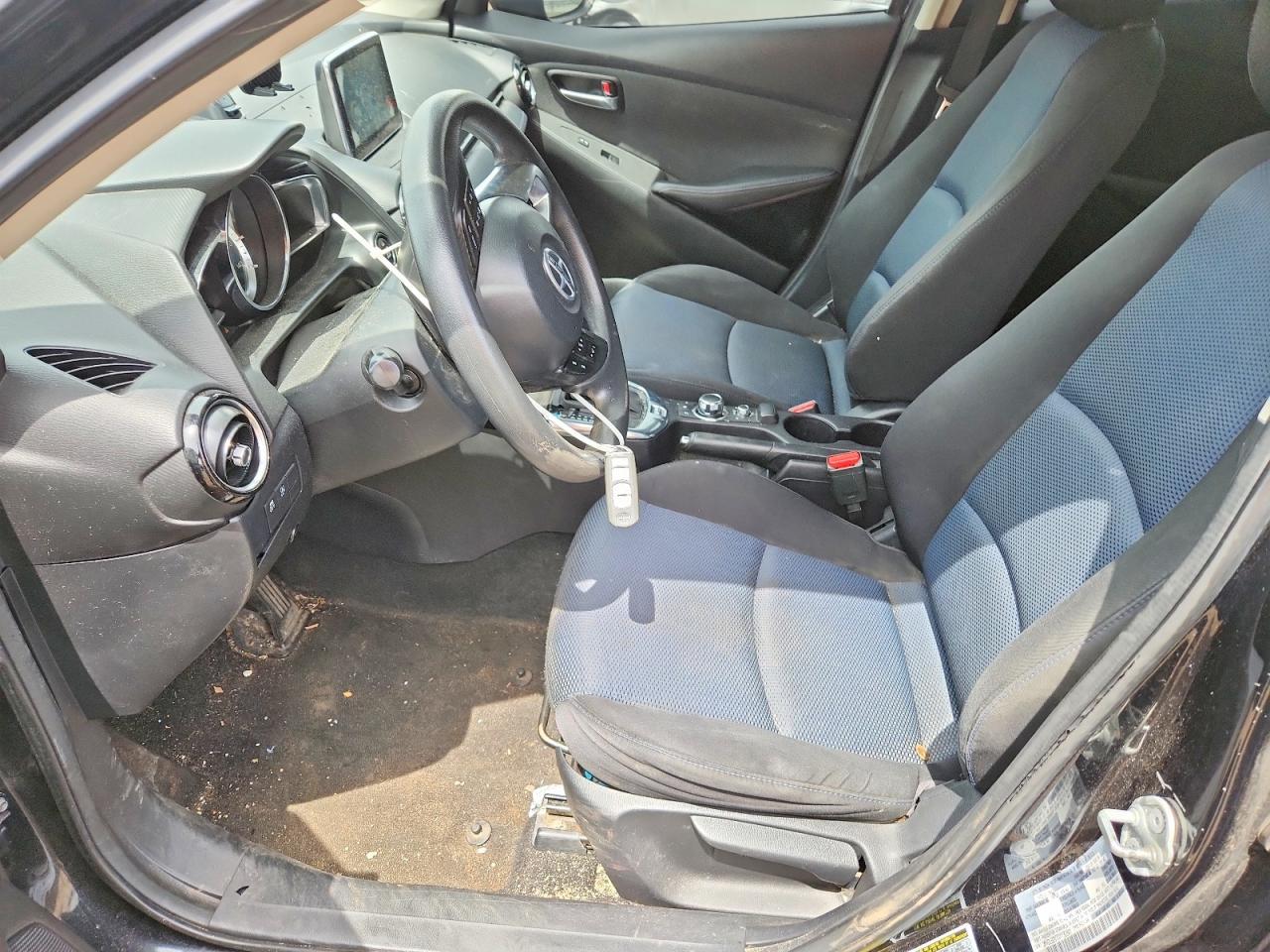 2016 Scion Ia Base - Фото 7