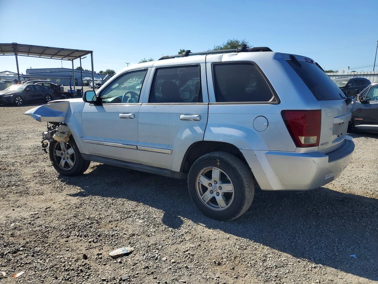 2006 Jeep Grand Cherokee Laredo - Image 2