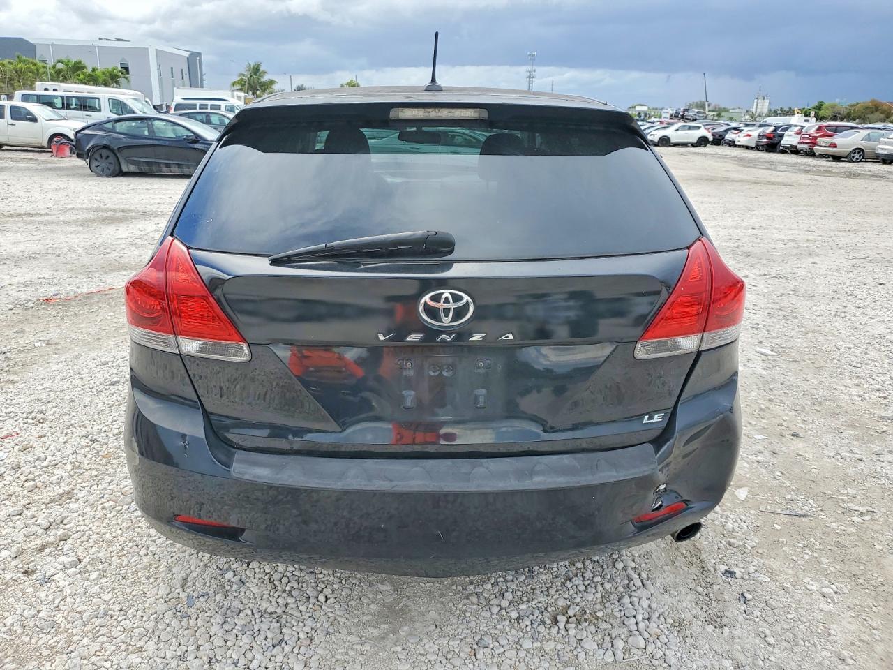 2013 Toyota Venza Le - Image 6