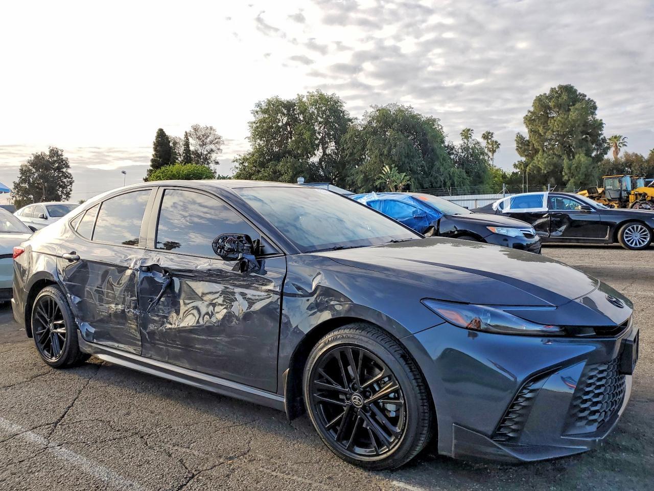 2025 Toyota Camry Se - Image 4