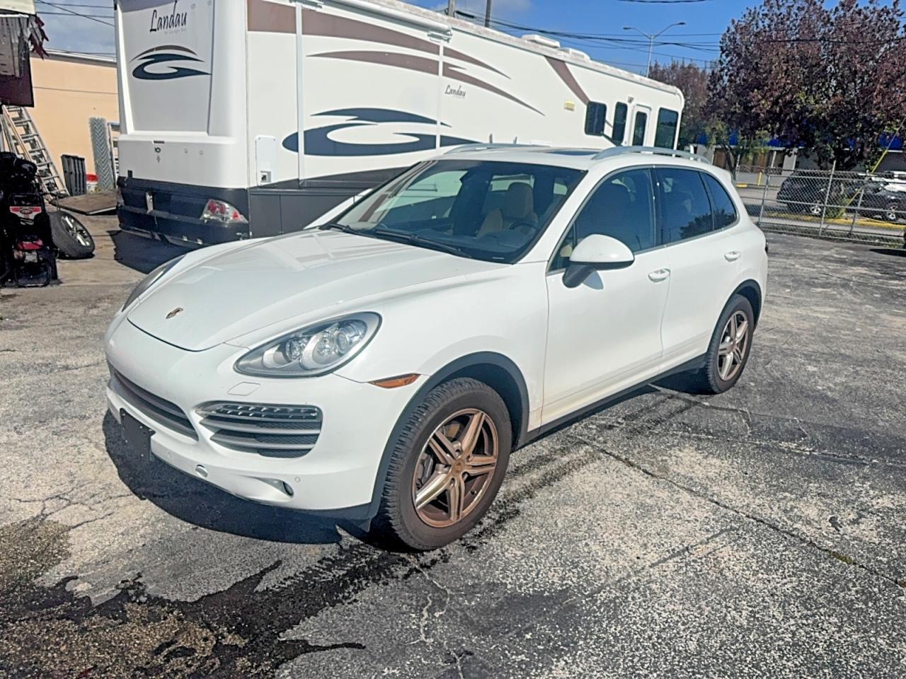2014 Porsche Cayenne - Image 2