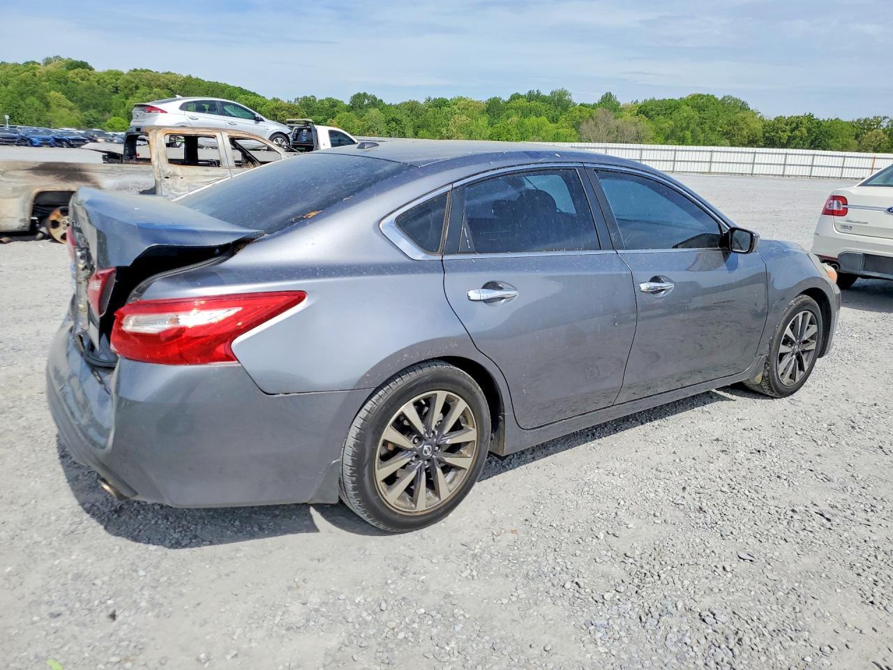 2017 Nissan Altima 2.5 Sv - Image 3