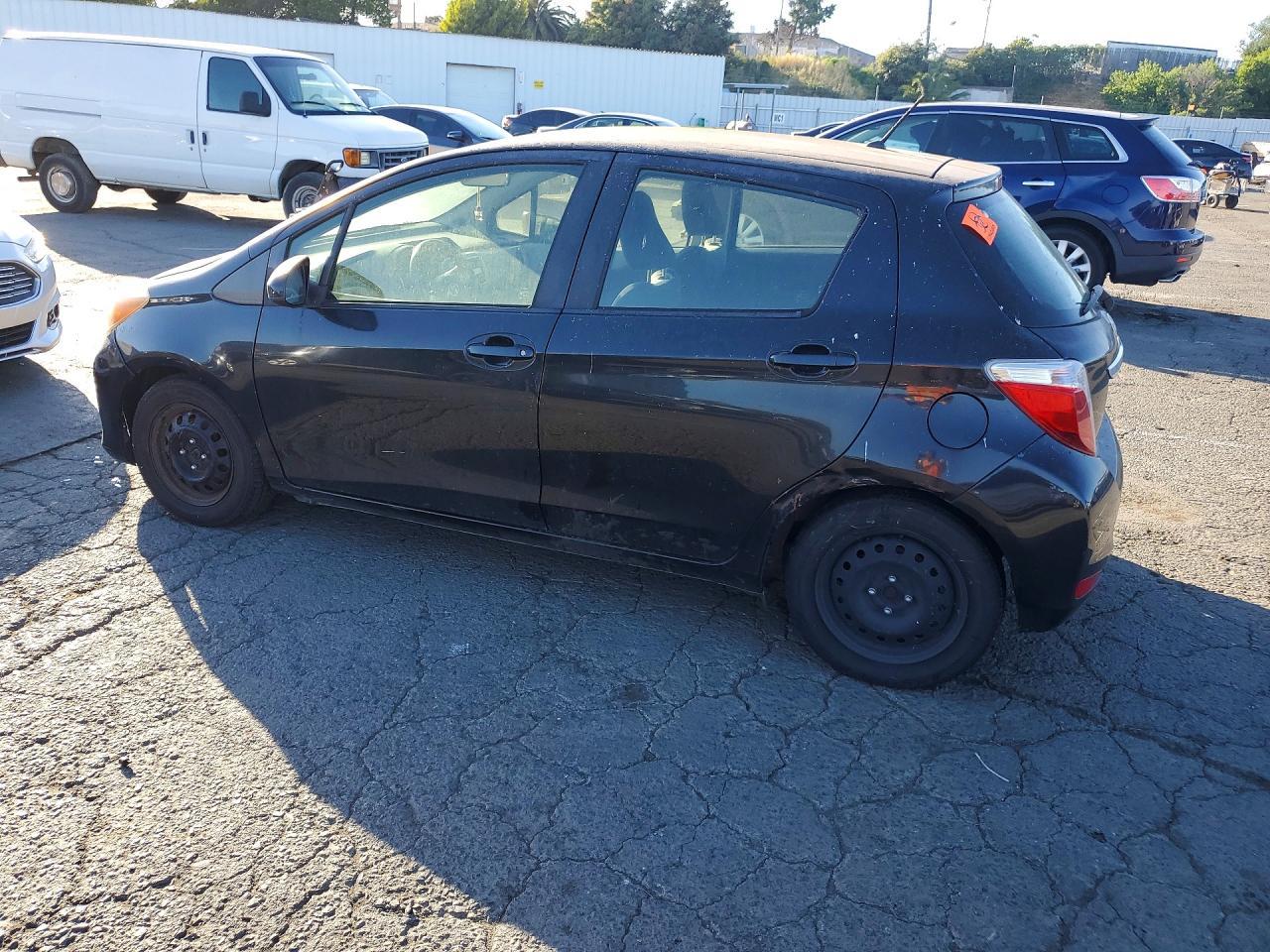 2013 Toyota Yaris 5-Door Le - Image 2