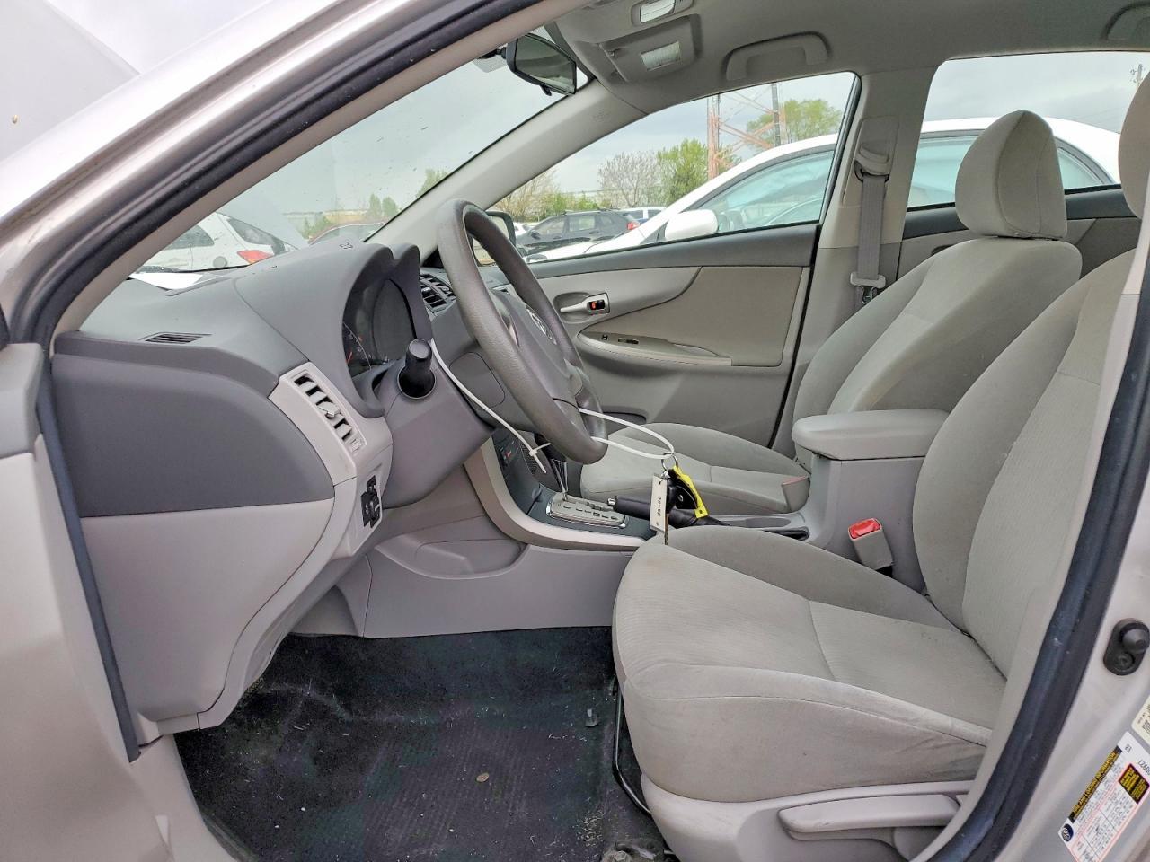 2010 Toyota Corolla Le - Фото 7