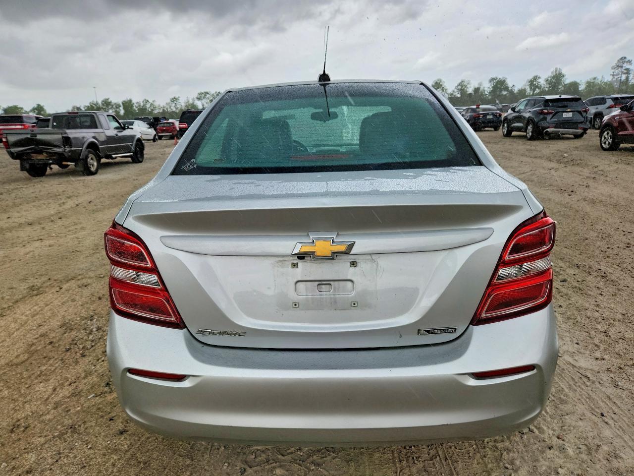 2020 Chevrolet Sonic Premier - Фото 6