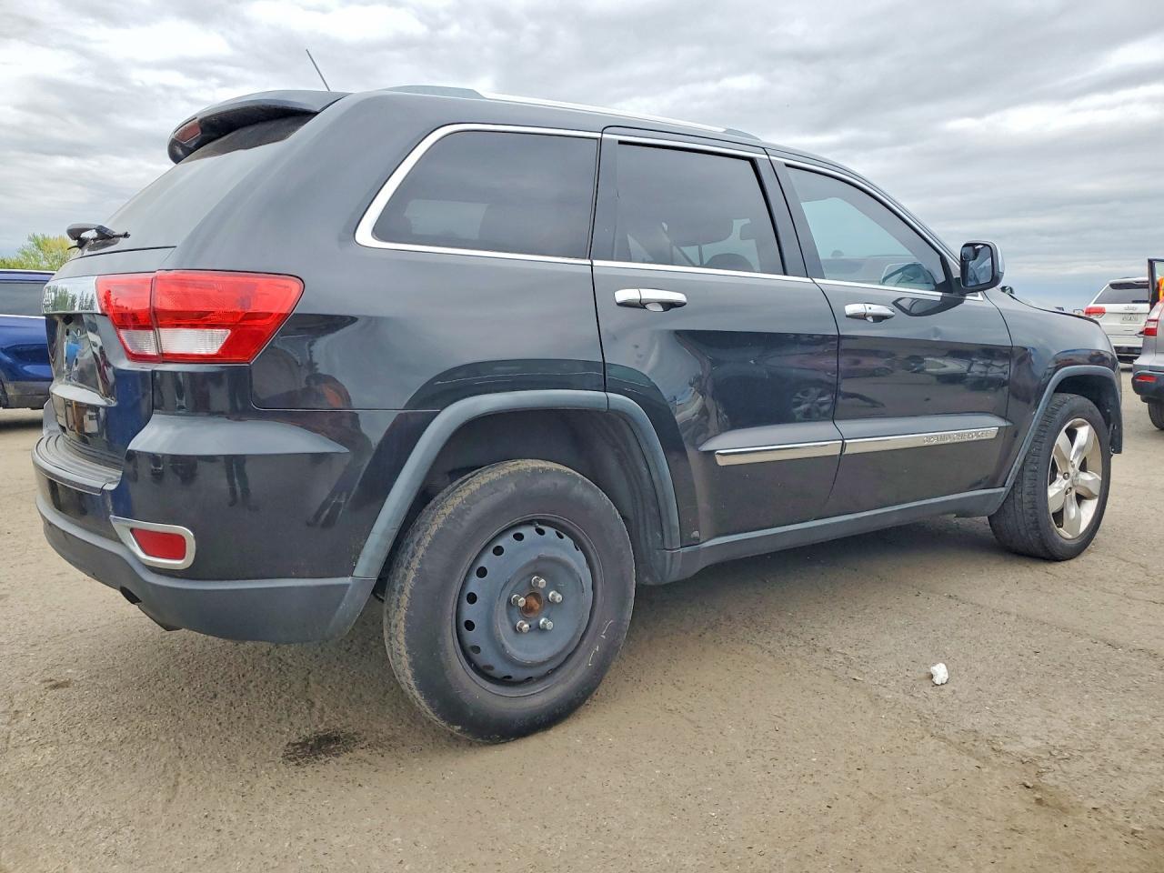 2012 Jeep Grand Cherokee Laredo - Image 3
