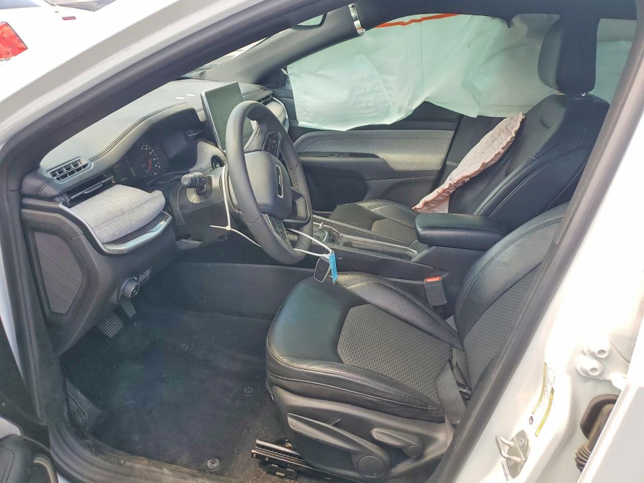 2023 Jeep Compass Latitude - Image 7