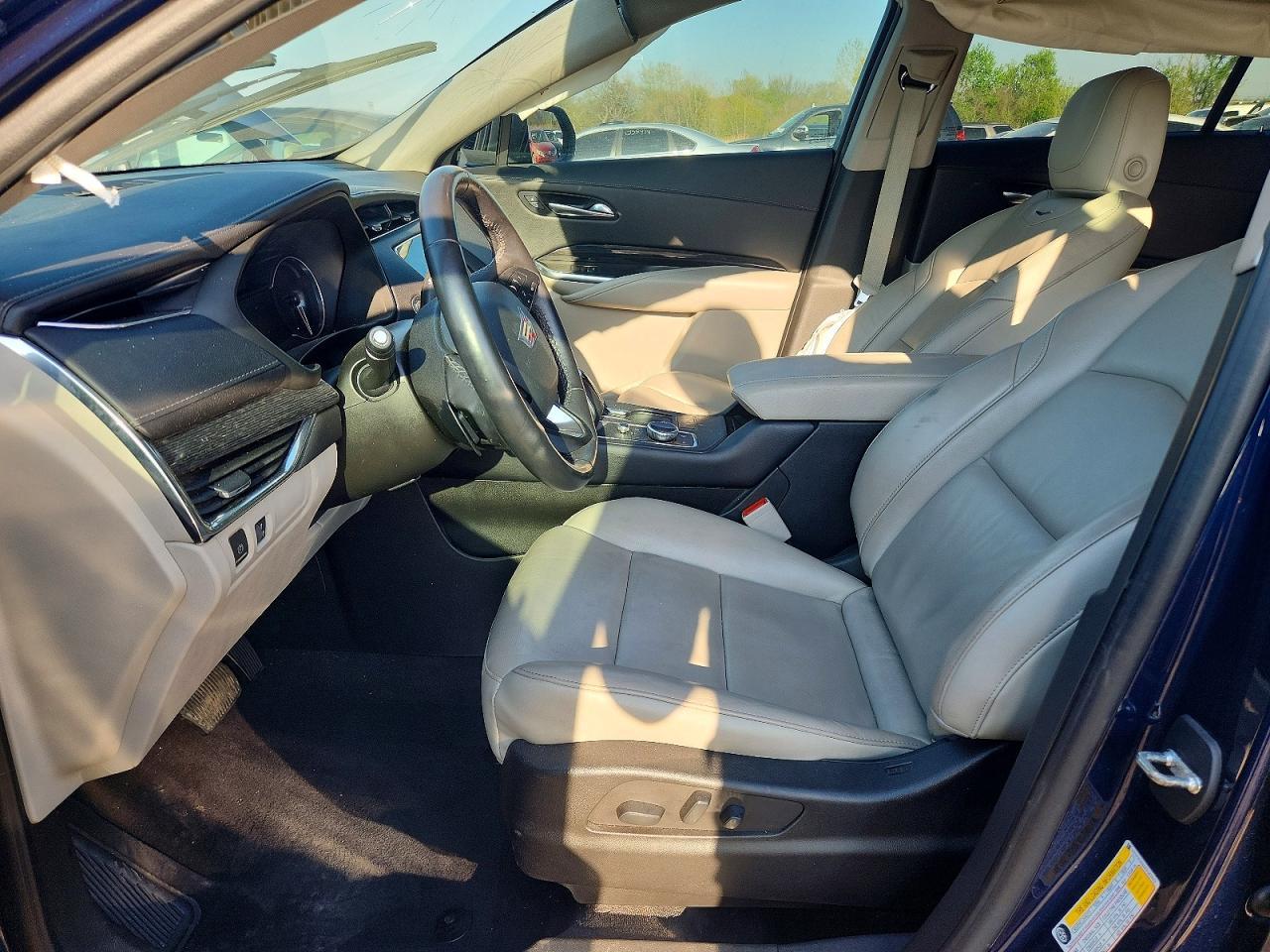 2019 Cadillac Xt4 Premium Luxury - Image 7