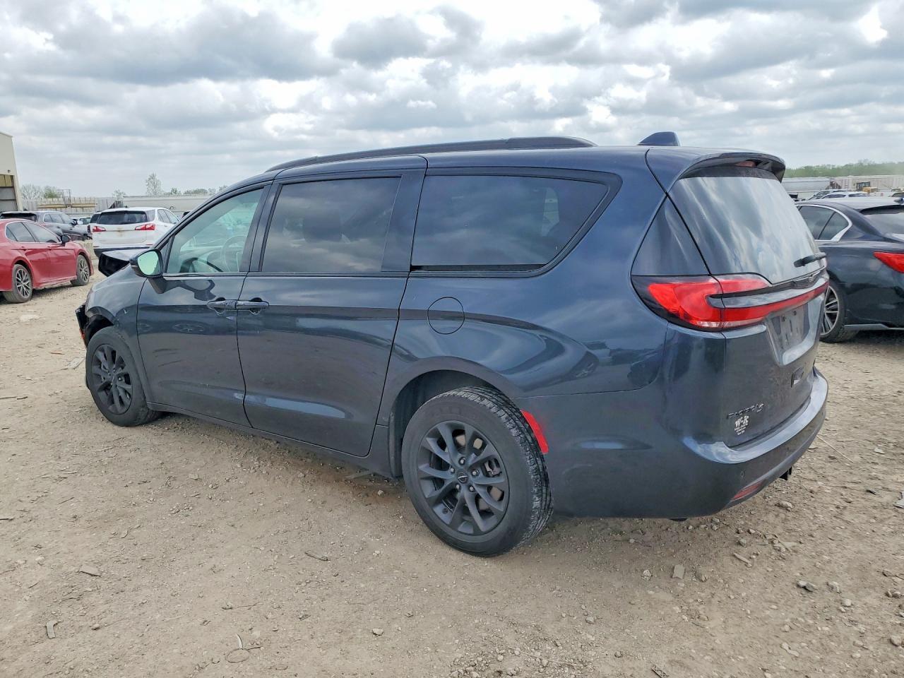 2021 Chrysler Pacifica Limited - Фото 2