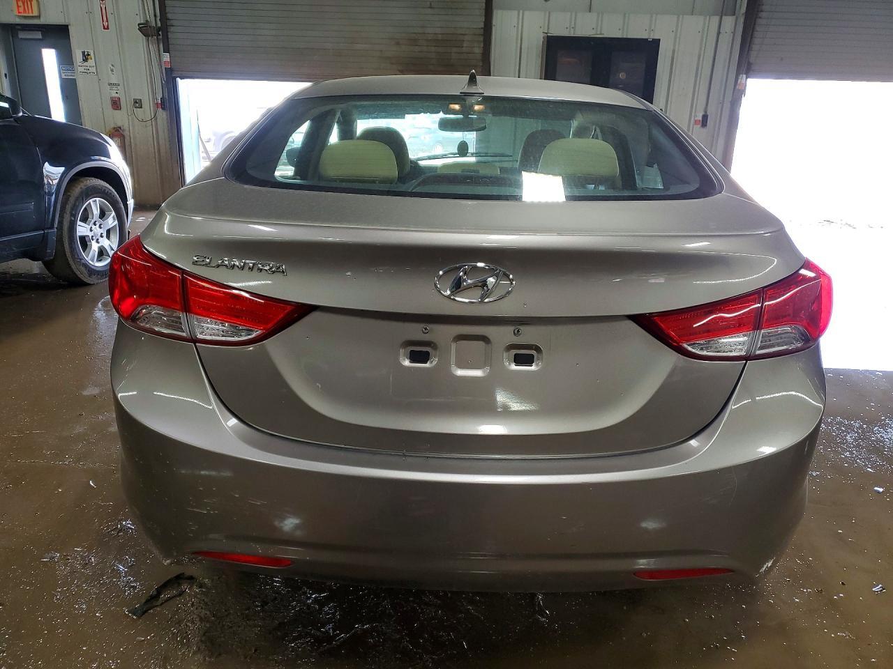 2013 Hyundai Elantra Gls - Image 6