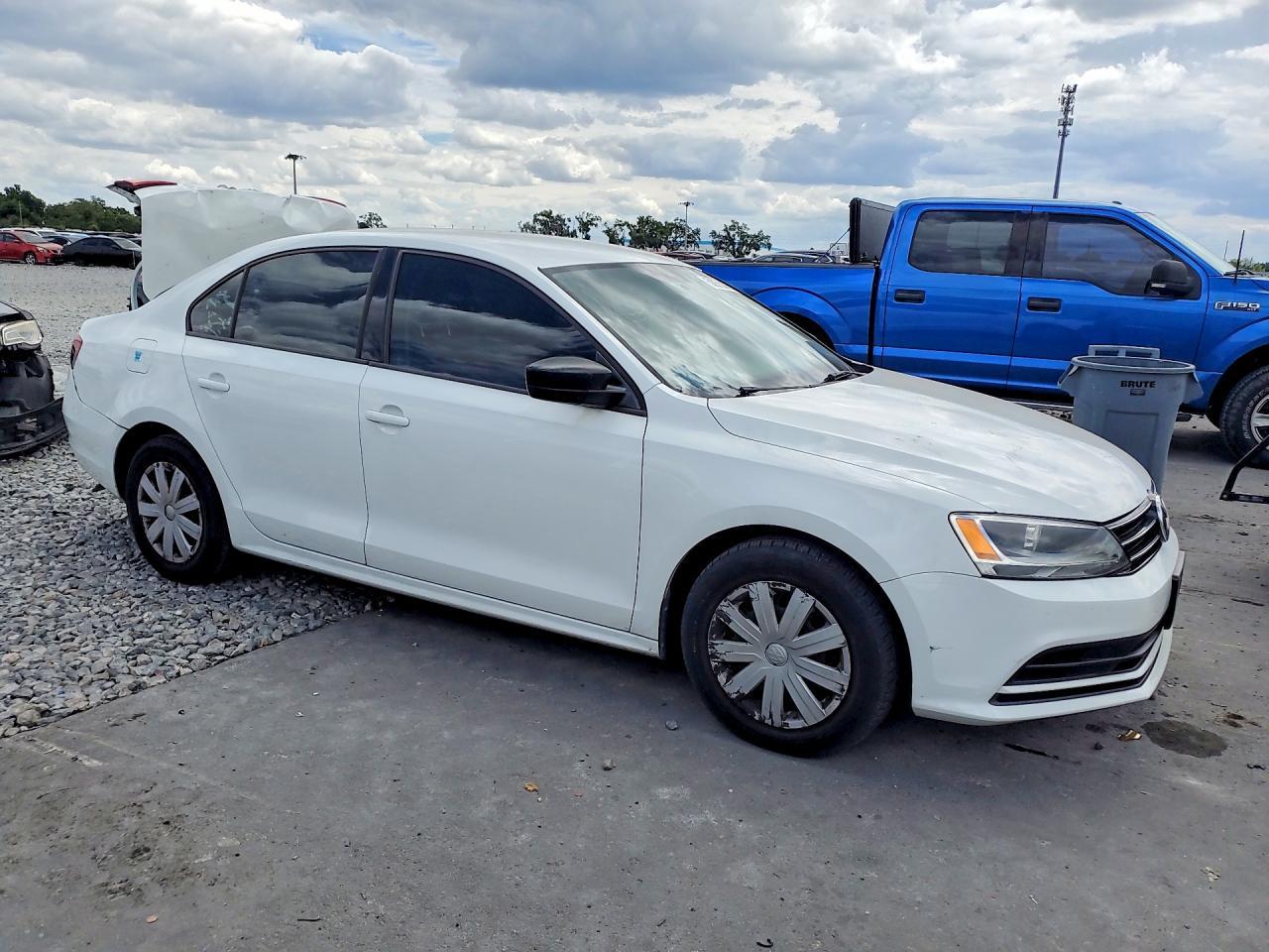 2016 Volkswagen Jetta S - Image 4