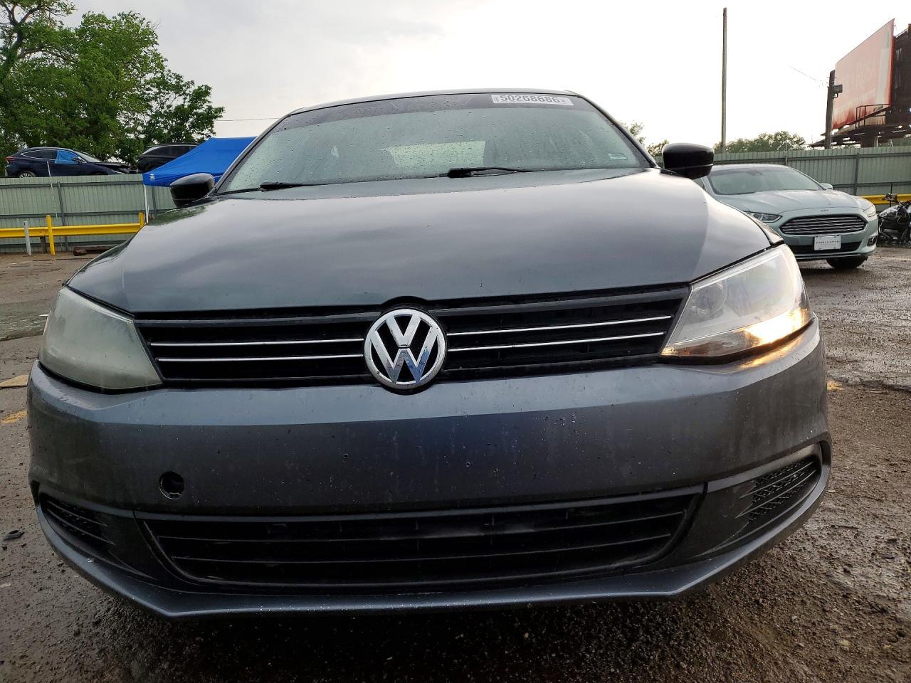 2014 Volkswagen Jetta Base - Image 5