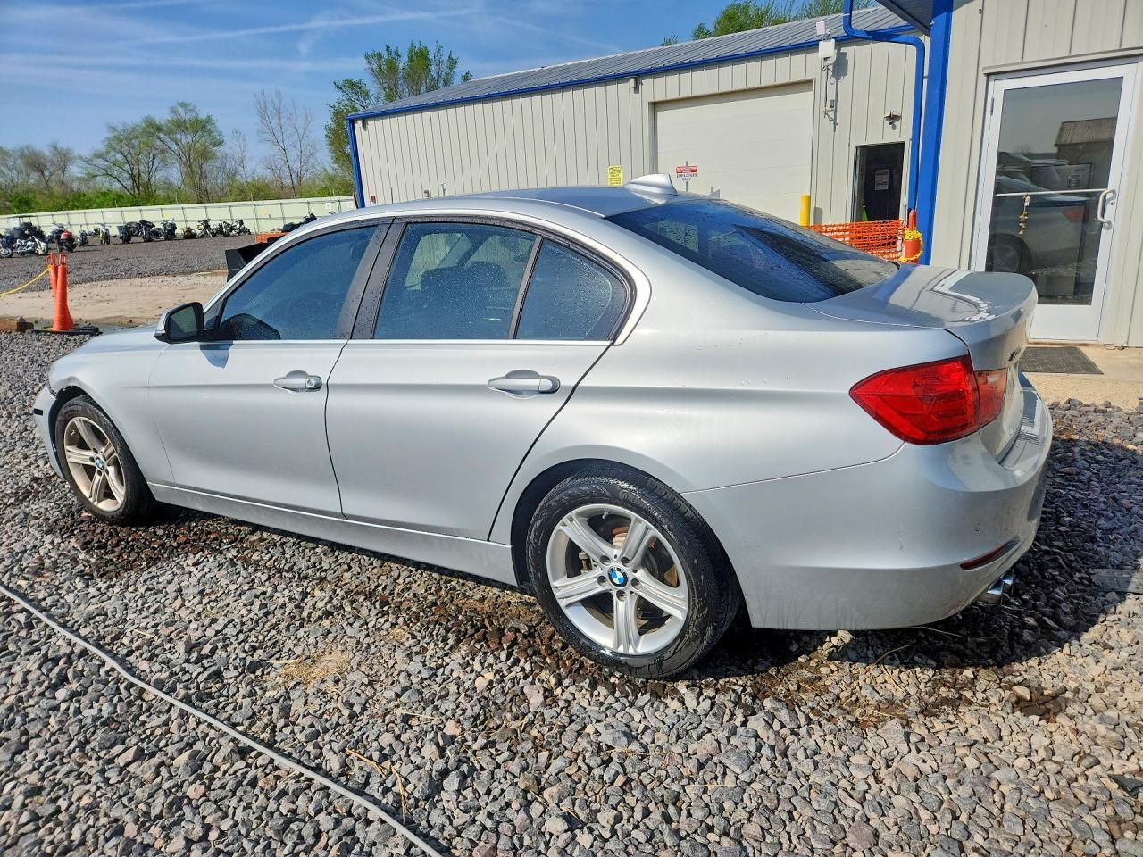 2015 BMW 328 Xi - Image 2
