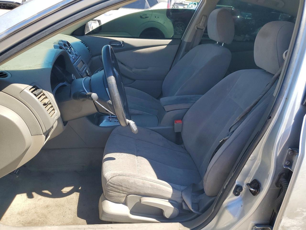 2010 Nissan Altima - Фото 7