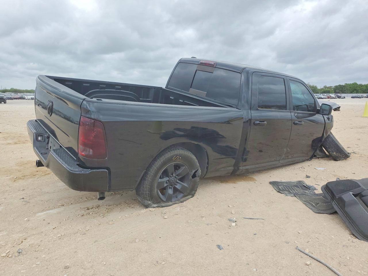 2019 Ram 1500 Classic Slt - Image 3