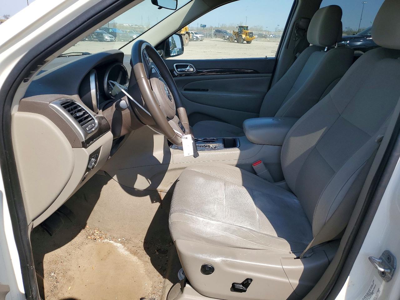 2011 Jeep Grand Cherokee Laredo - Image 7
